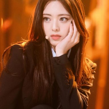 YUNA (ITZY)