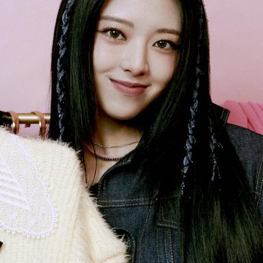 YUNA (ITZY)