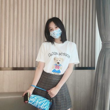 Yuqi photo 32