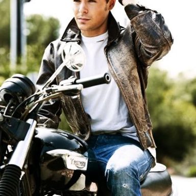 Zac Efron photo 10